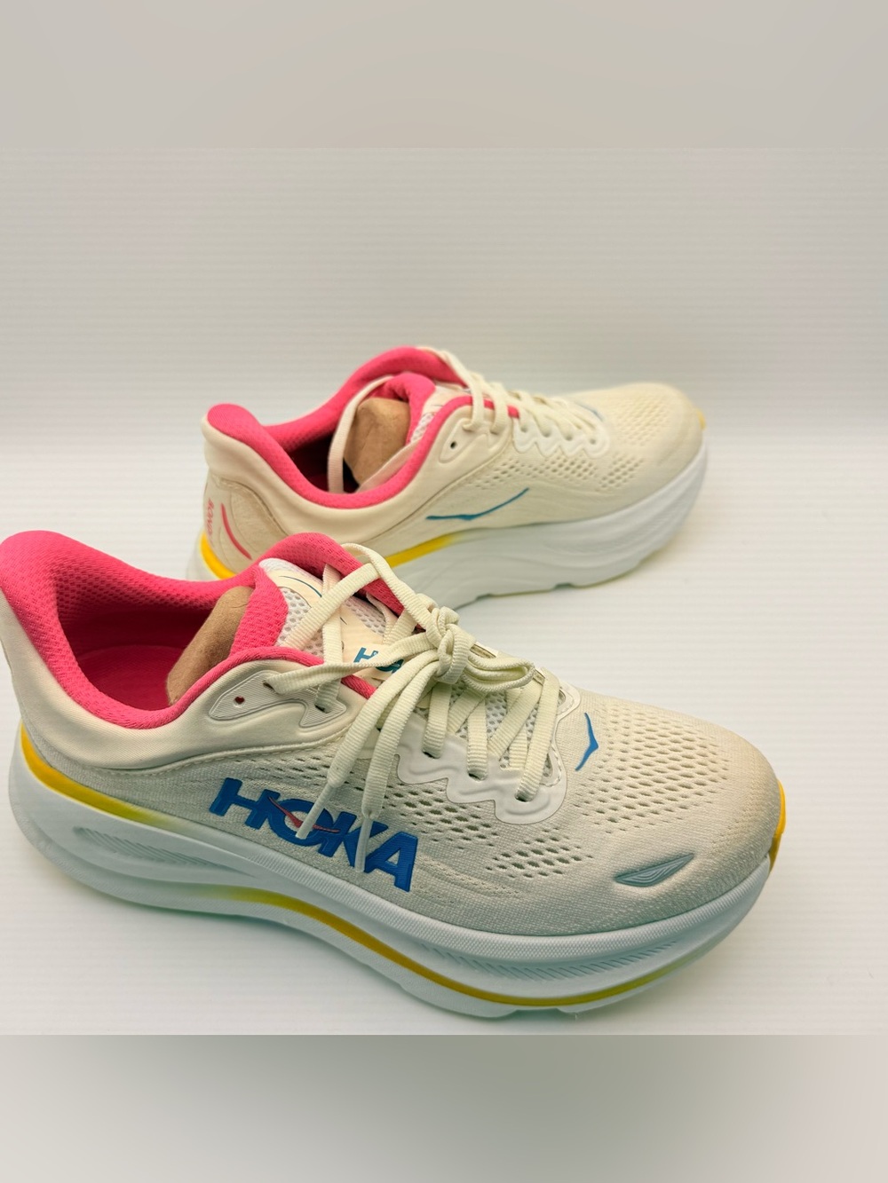 HOKA Bondi 9 Women’s Size 8.5 Running Shoes Cream Pink Yellow Worn Once with Box - Picture 6 of 10